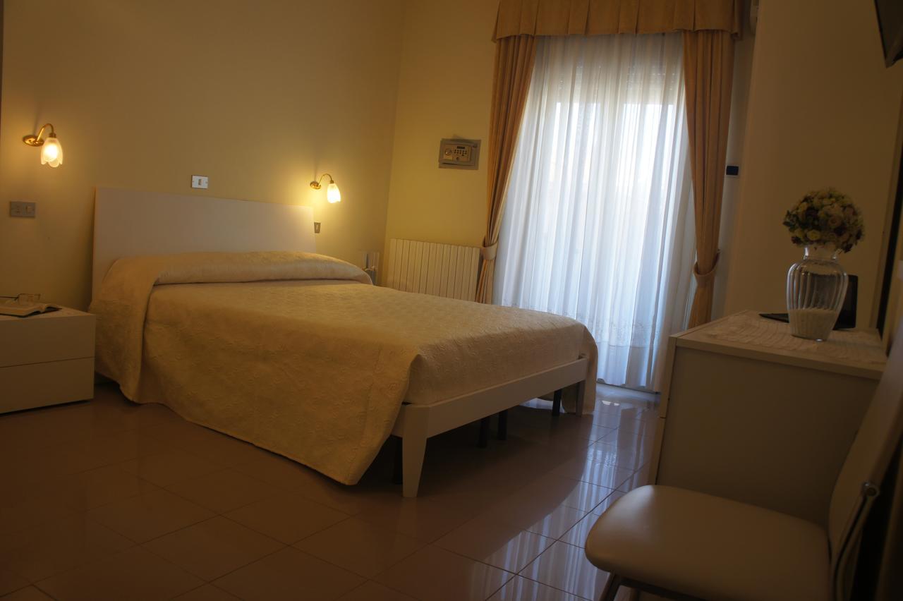 Hotel Solaris Giulianova Dış mekan fotoğraf